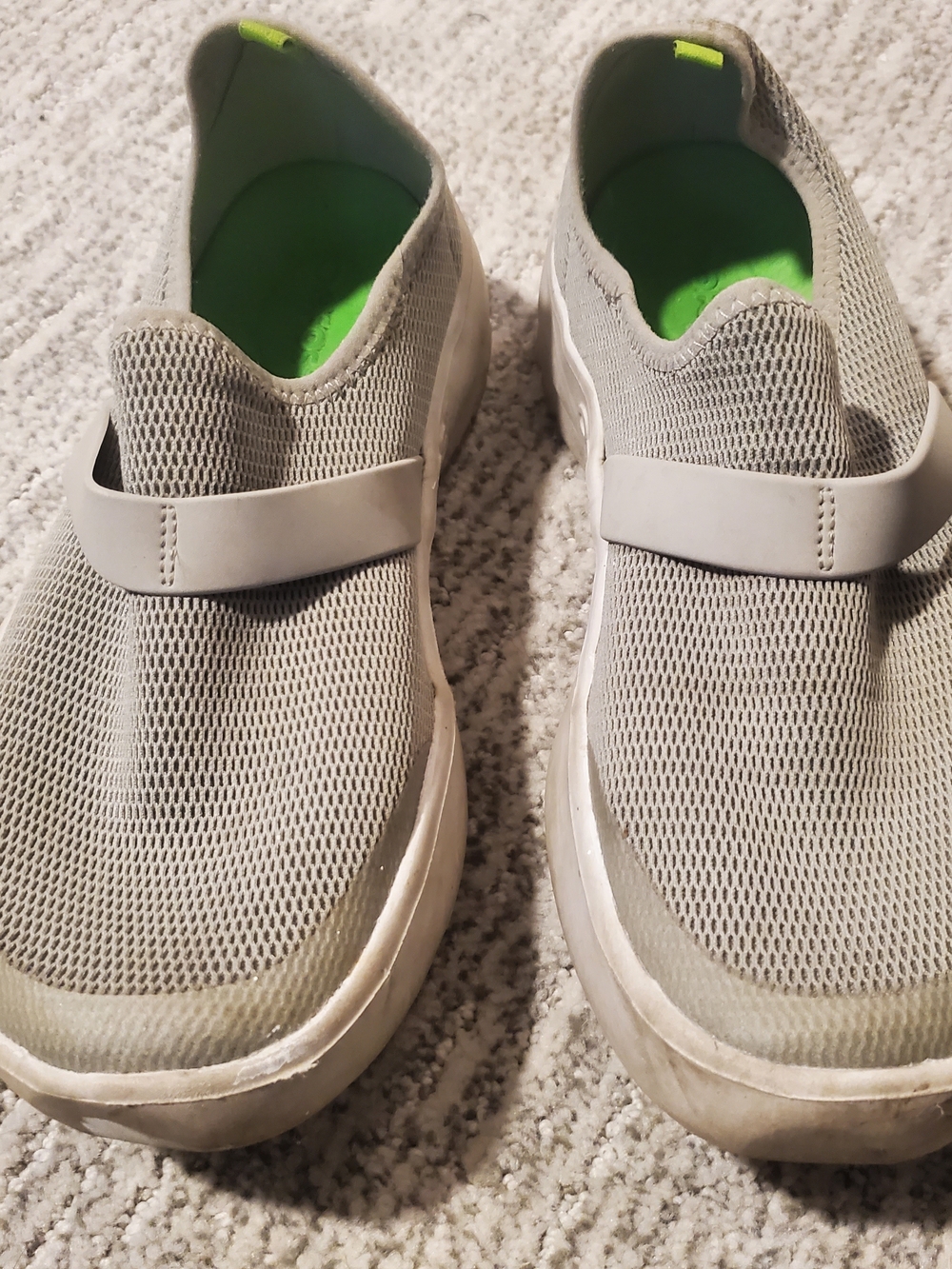 OOFOS Women's Slip-On Mesh Sneakers in Light Gray with Neon Green Insole